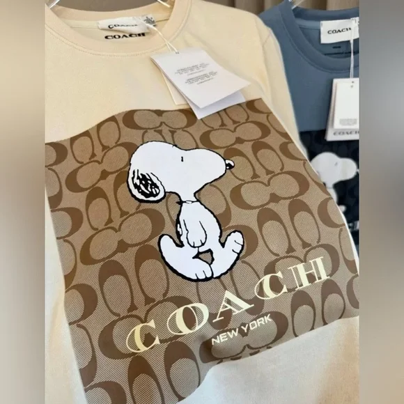 COACH Men's Women’s Unisex  Cream/Yellow Snoopy  T-shirt  COTTON - Picture 2 of 5